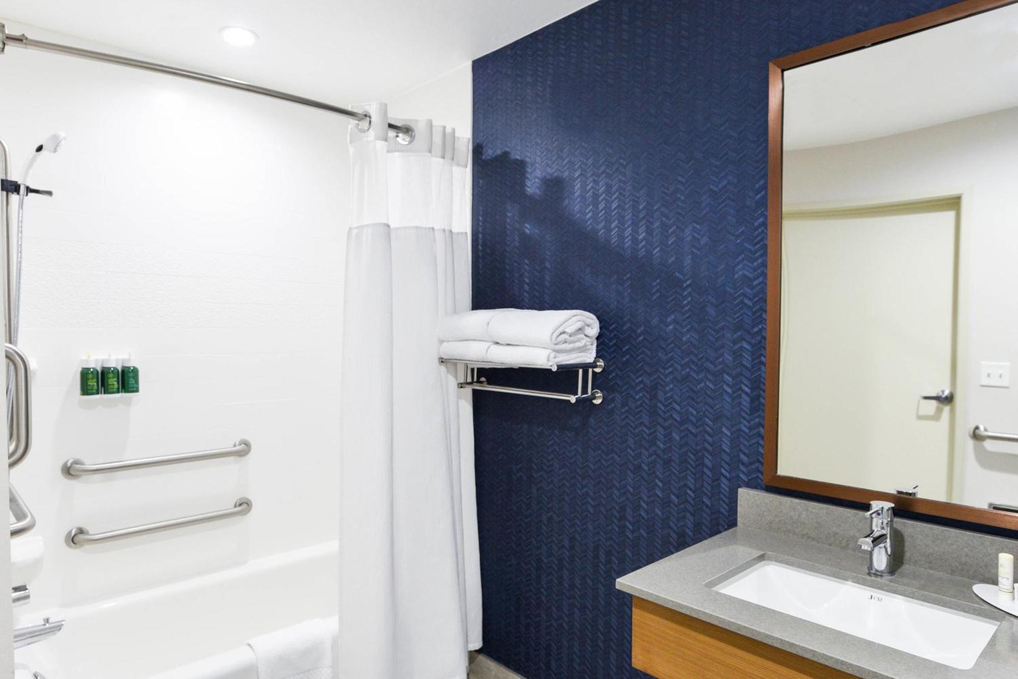 Fairfield Inn & Suites Ontario Ранчо Кукамонга Екстериор снимка