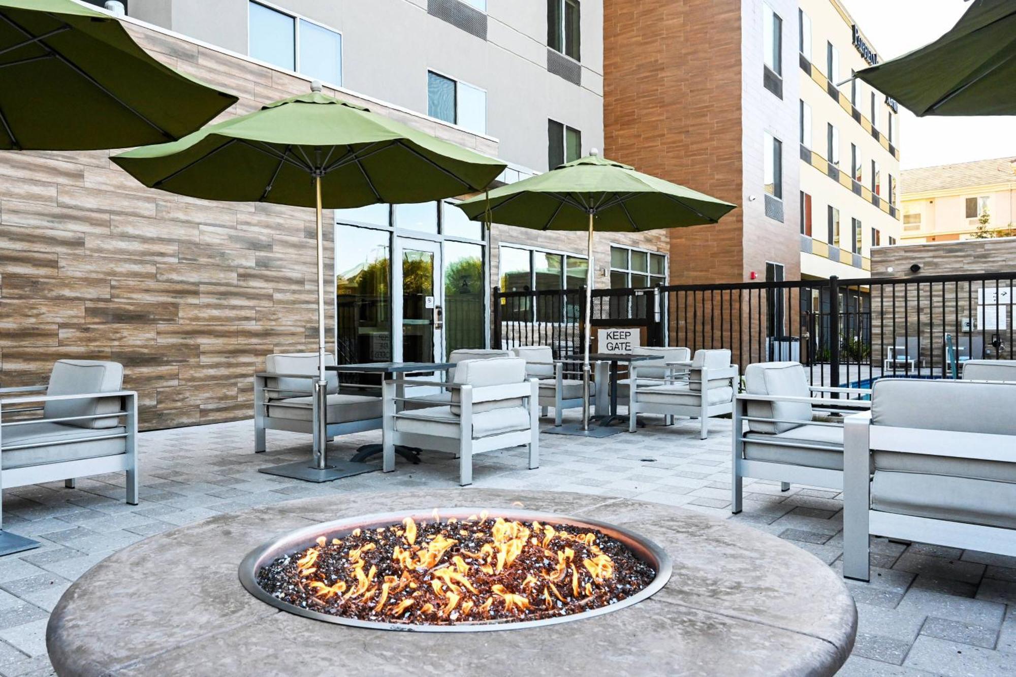 Fairfield Inn & Suites Ontario Ранчо Кукамонга Екстериор снимка
